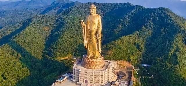 世界上三大“诡异”佛像，其中两座都在中国，游客：晚上看更吓人