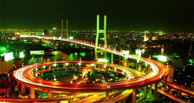 上海修建高架桥竟连遇怪事，请玉佛寺高僧做法后，桥又能继续修了