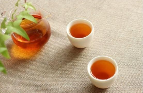 同样是茶，红茶和绿茶究竟有啥区别？行家：区别可大了，搞懂再喝