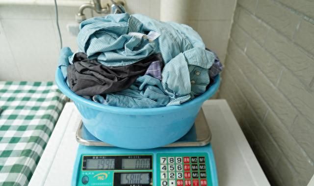 洗衣机上标注的“KG”，指的是干衣还是湿衣？答案：都不是！