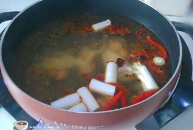 不输火锅店的自制火锅汤底，这样做其实并不难！