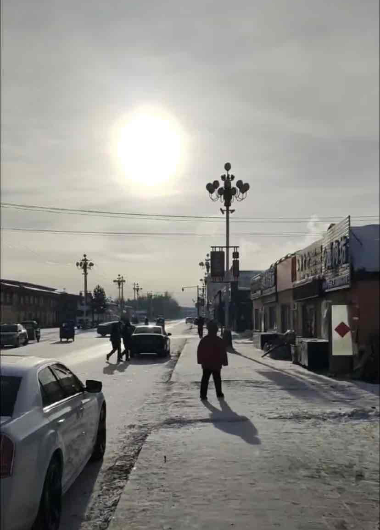 壹点记者对话-53℃下的漠河市民：门缝冒冷气，雪糕不放冰箱冻得梆梆硬