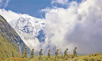 北疆国旗送达东南深山