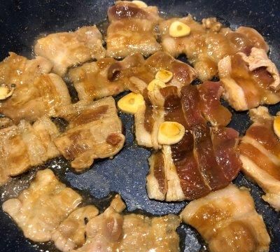 冬日滋补不上火，这道菜包肉，香煎五花肉你需要拥有